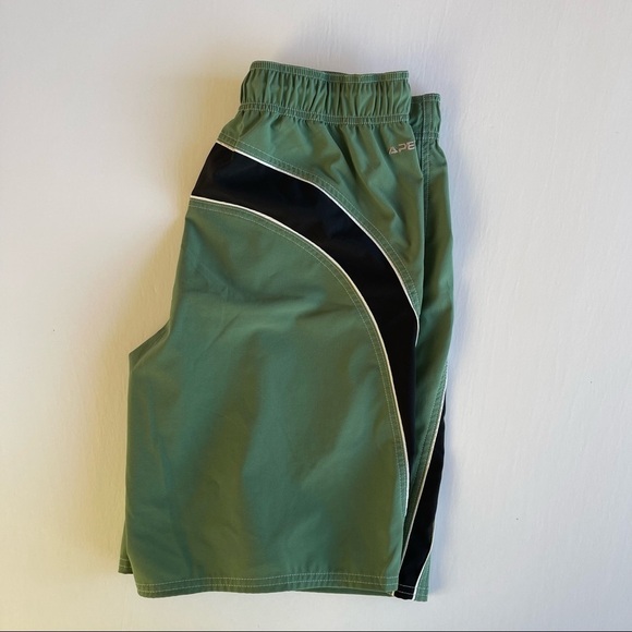 North Face Men’s Hybrid Athletic Board Shorts - Picture 7 of 8